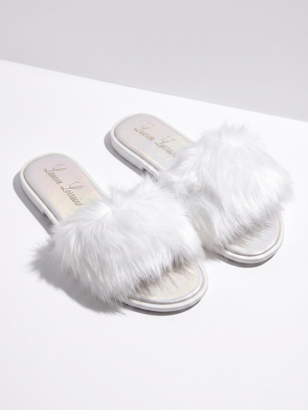 NEW Lauren Lorraine Fluffy White flat Sandals size medium